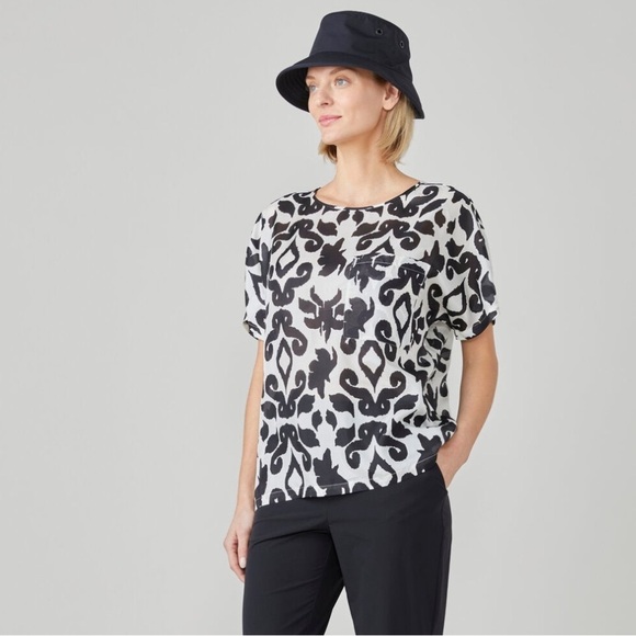 TILLEY NWT Women’s Small Slouchy Silk Tee Black Ikat Print Short Sleeve $220 - Picture 1 of 16